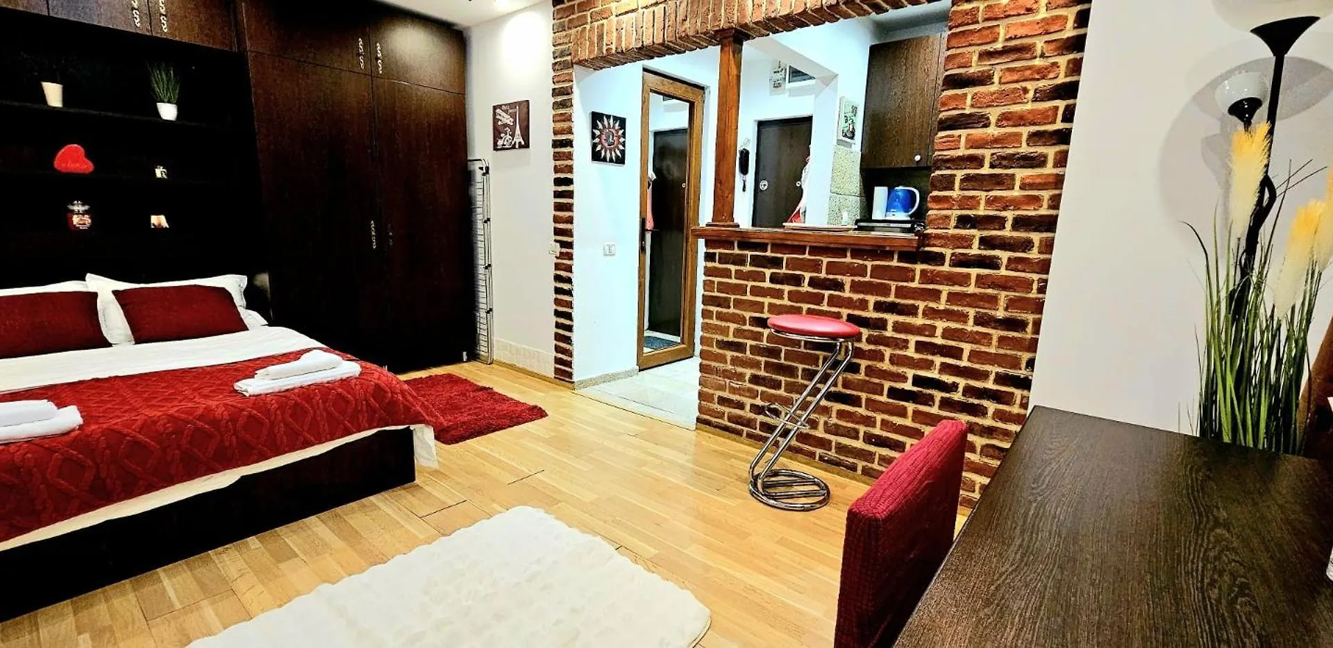 Tantra Studio 5 Magheru Bucharest 0*,